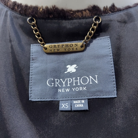 Gryphon Lou Metallic Faux Fur Vest - Picture 8 of 14